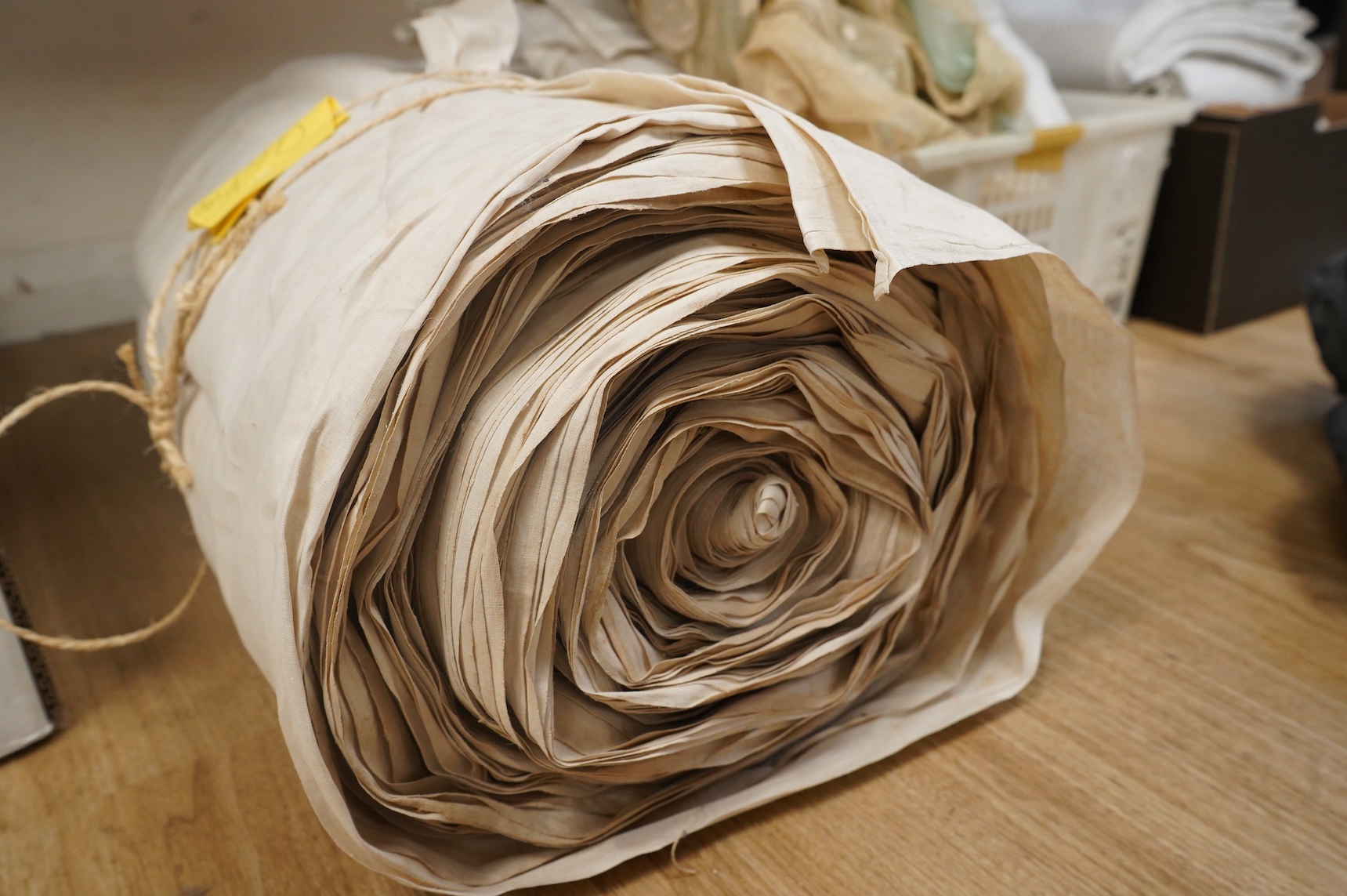 A long length of 20th century French fine linen: approx 82cm wide x 90metres long, unused.